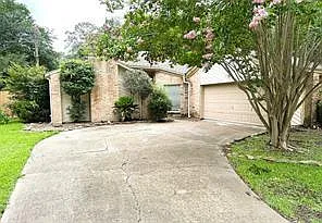 15127 Forest Lodge Dr Photo 1
