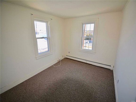 4th image of 432 Lake Ave