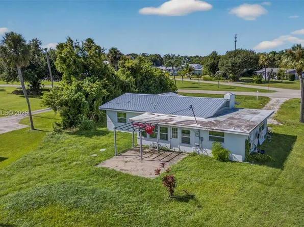 1300 Waite Dr, North Fort Myers, FL 33903