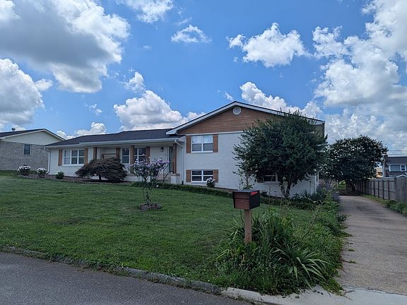 3rd image of 8134 Holly Crest Dr