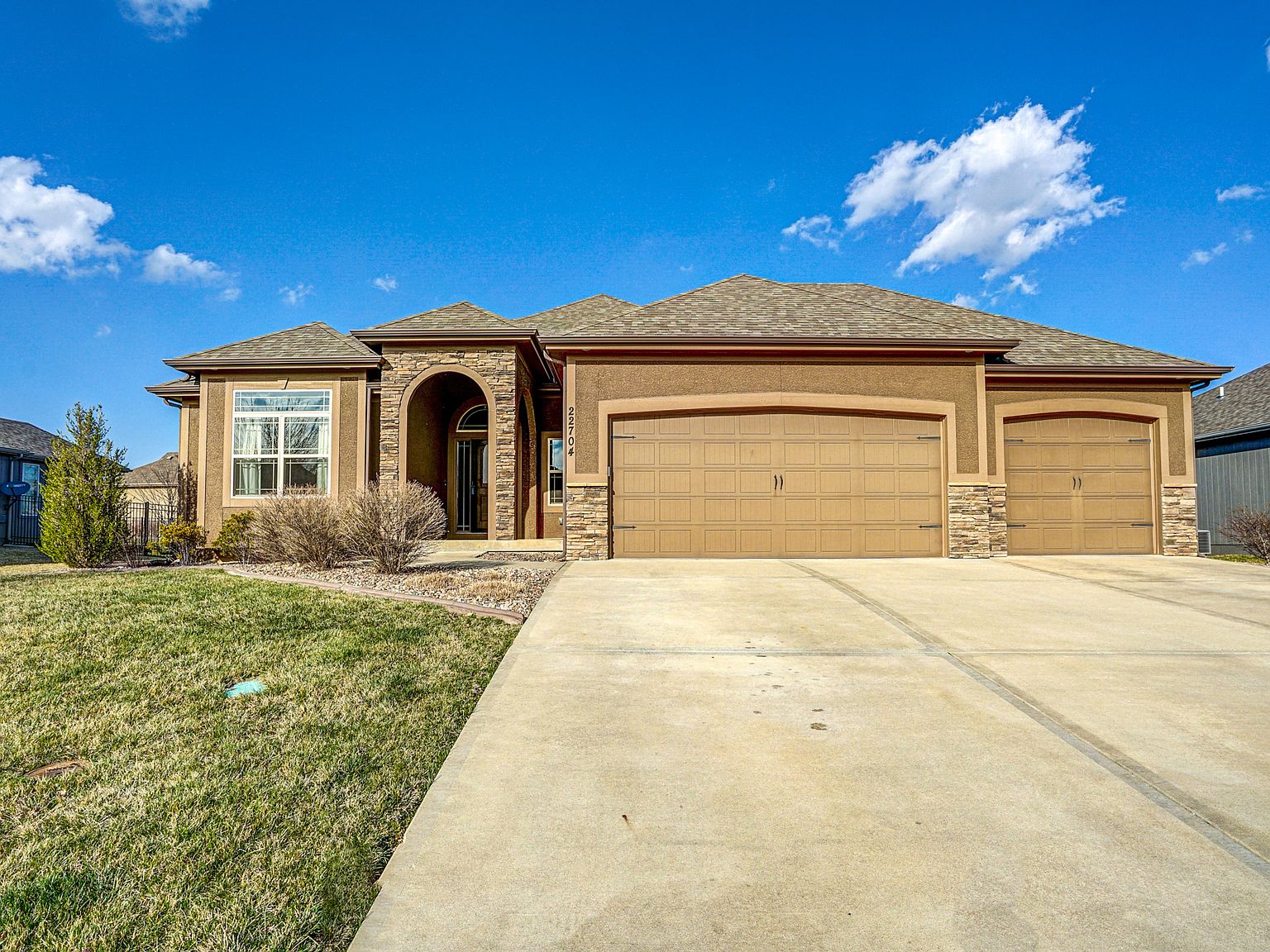 22704 E 42nd Ter S, Blue Springs, MO 64015 | Zillow