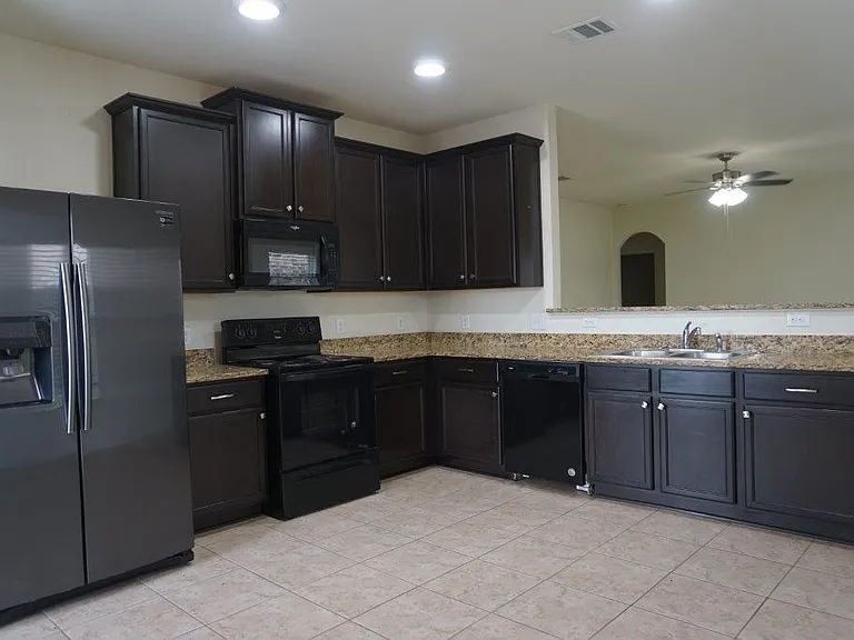 13436 Harry S Truman Dr — Photo 2