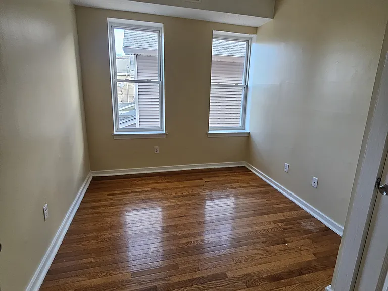 68 Sylvan Ave #6B — Photo 5