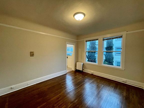 4th image of 16 Linda St #2