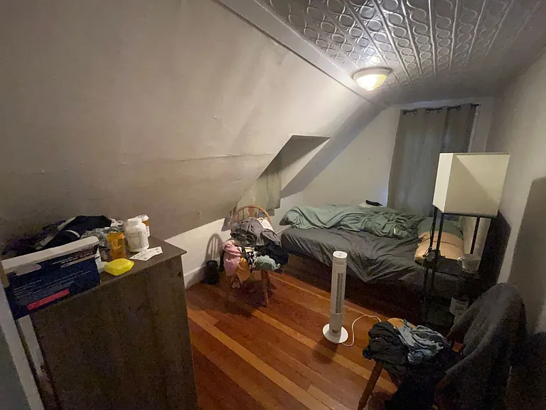 414 E Marshall St — Photo 31
