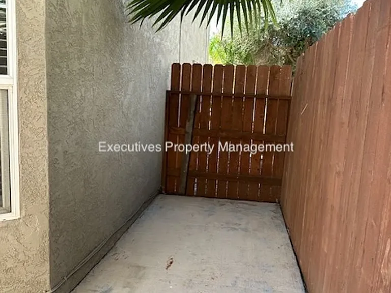 1103 Acapulco Ct — Photo 28