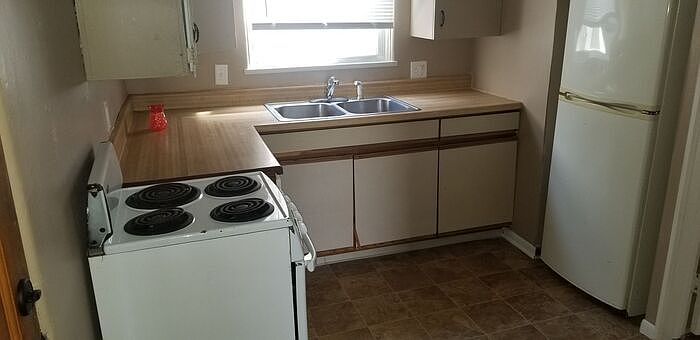 2nd image of 1604 Coleman Ave #1604