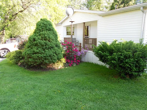16 Robin Cir, Avondale, PA 19311