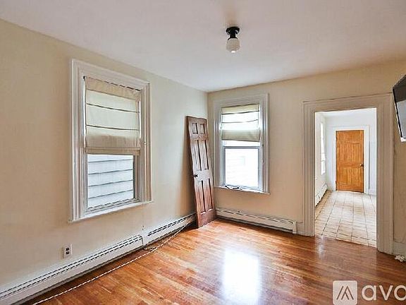 4th image of 220 Saratoga St #2R