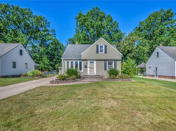 5234 Karen Isle Dr, Willoughby, OH 44094