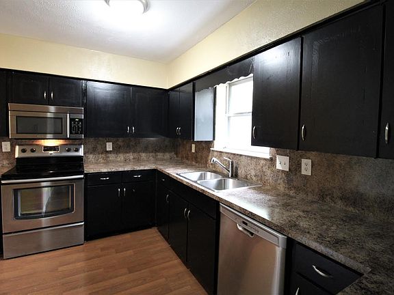 5th image of 206 Pebble Creek Dr
