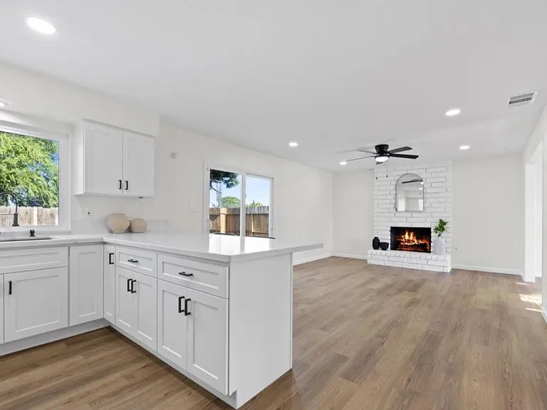 3008 Whitley Dr — Photo 8