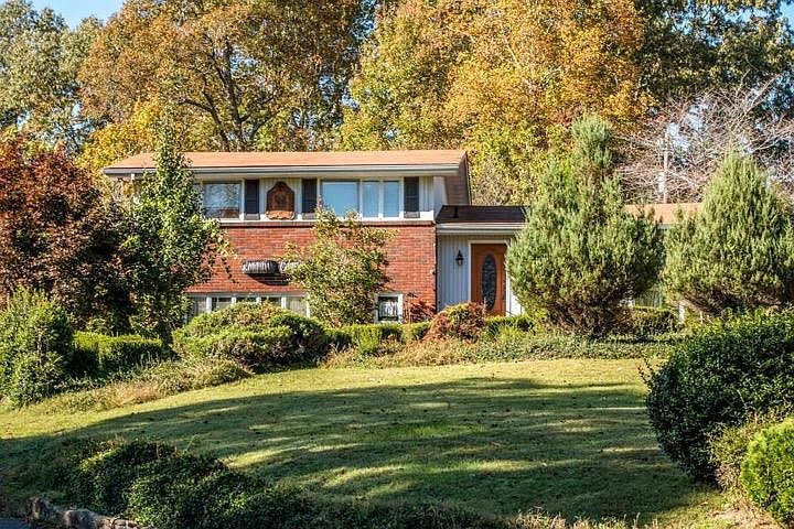 1st image of 109 Gloria Cir