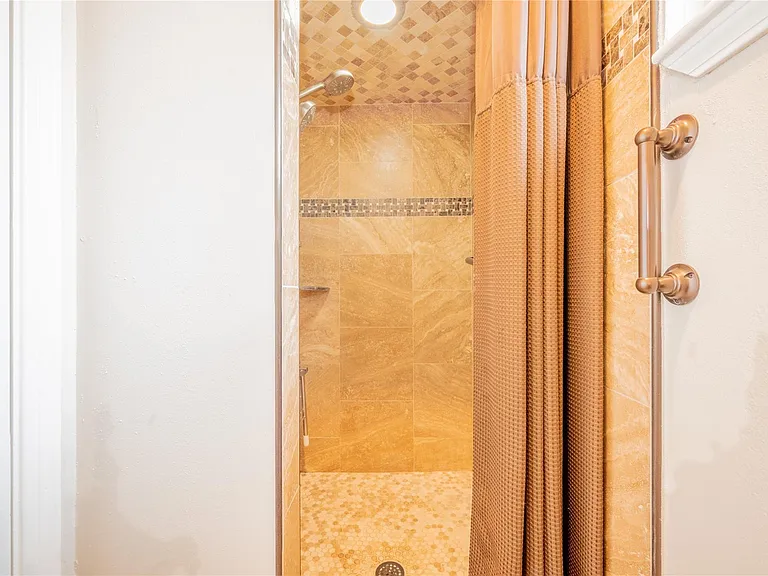 9202 Benning Dr — Photo 38