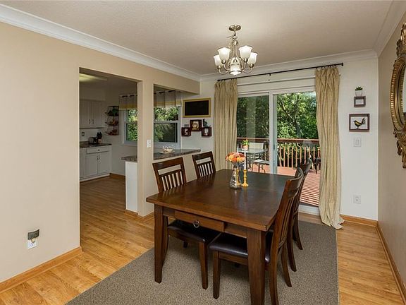 5th image of 6221 Robin Dr