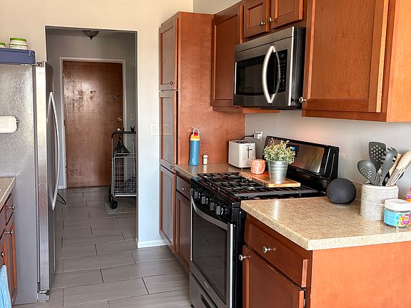 5th image of 1301 S Finley Rd APT 403