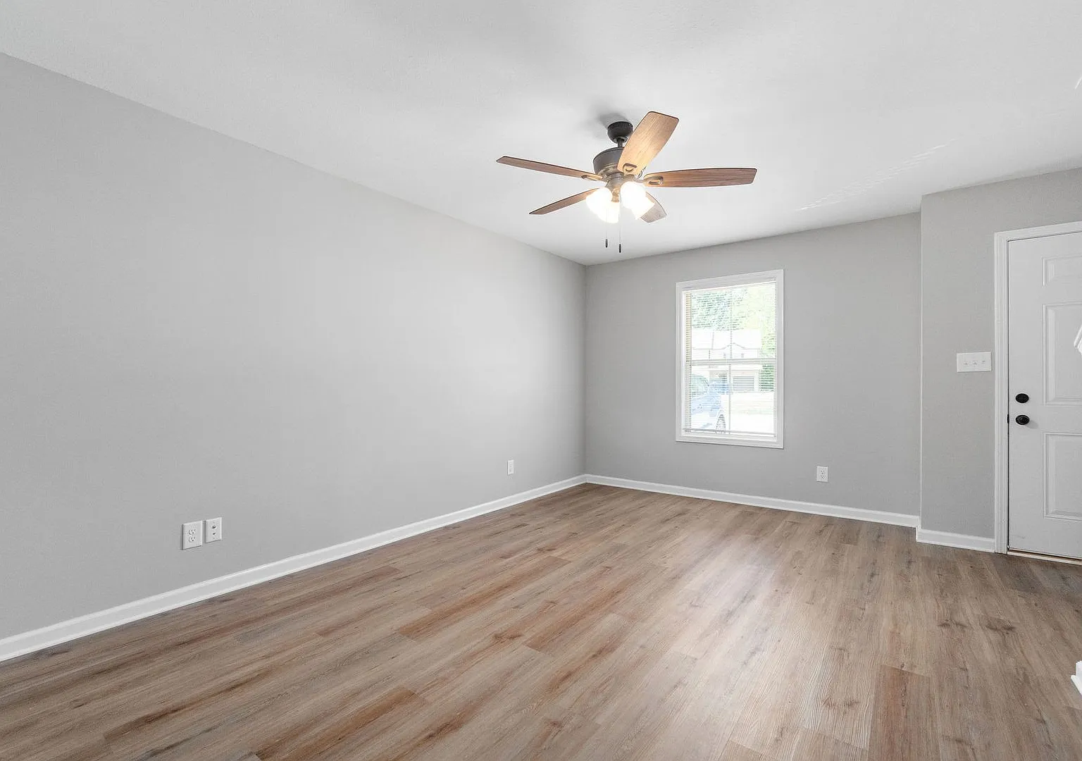 223 Smithson Lane — Photo 4