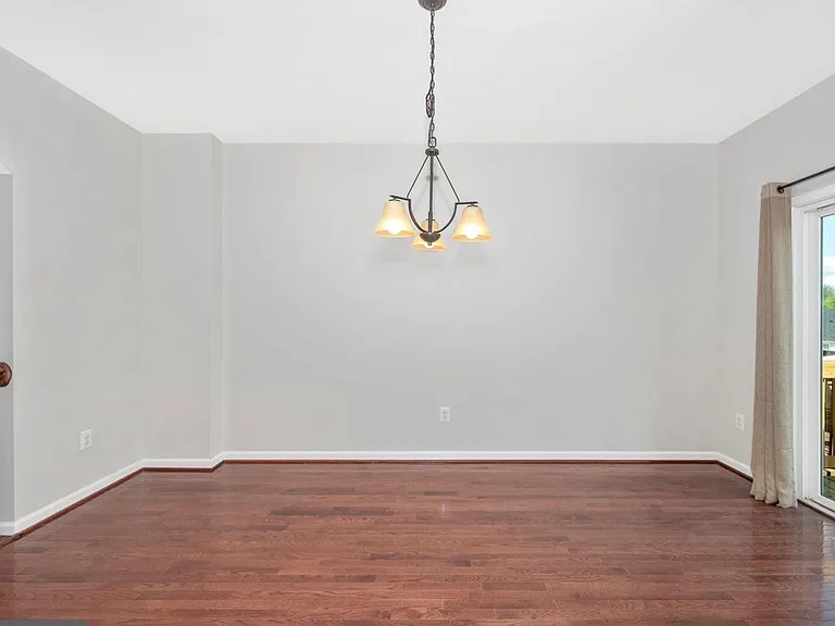 113 Montreal Way — Photo 18