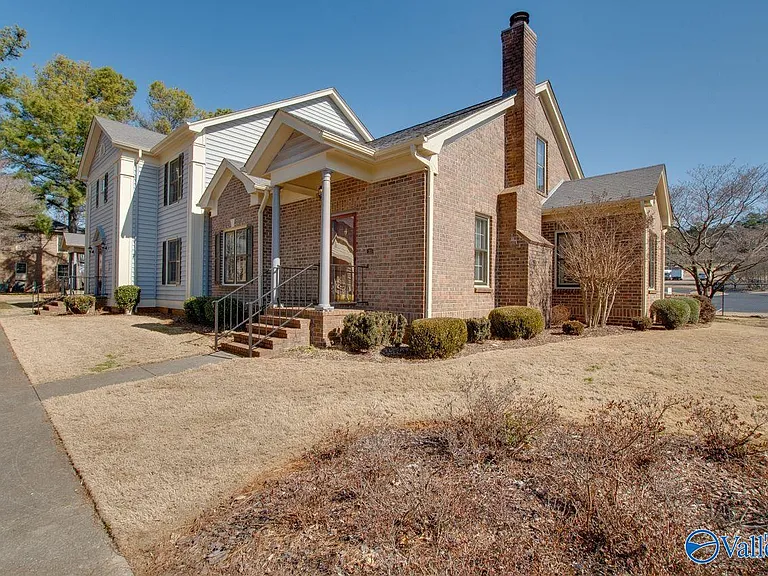 313 Kensington Ct SW #313 — Photo 2
