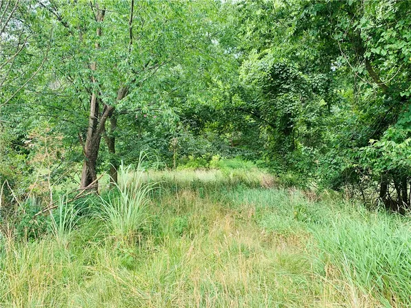 1138 Logan Rd, Bethel Park, PA 15102