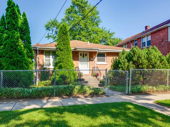 329 Powell Ave, Waukegan, IL 60085
