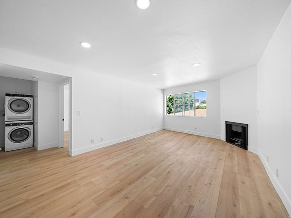 3rd image of 1811 Malcolm Ave APT 5