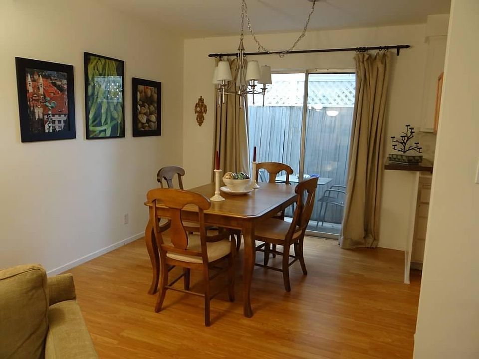 Dining area w/patio