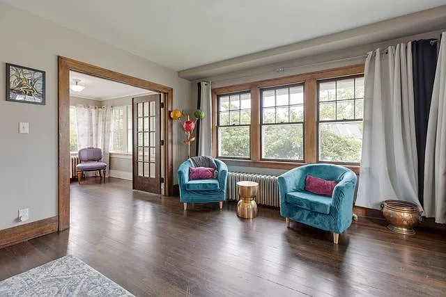 End of Living room and Bedroom 3