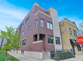 2224 W Roscoe St, Chicago, IL 60618