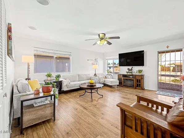 2737 W JUNQUILLO Circle, Mesa, AZ 85202