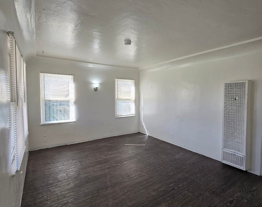 1st image of 1329 E Terrace Ave