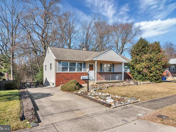 214 Otter Branch Dr, Magnolia, NJ 08049