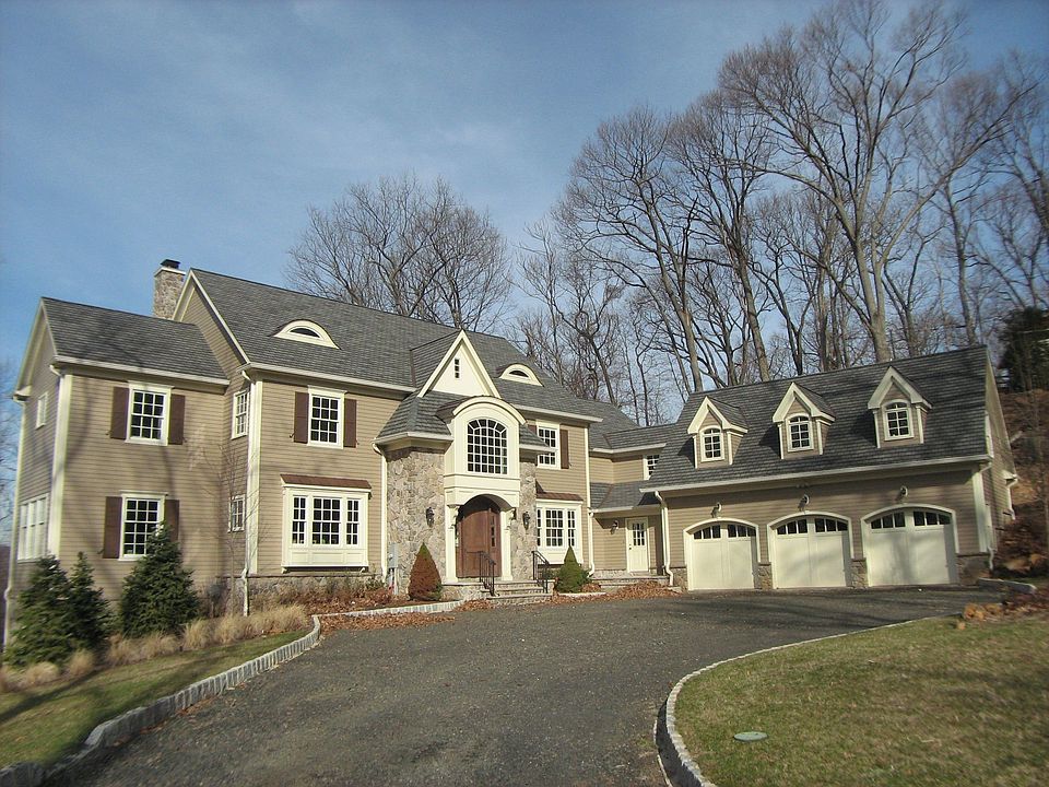 Front - 3 car garage