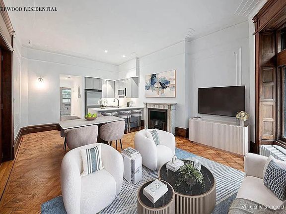 4th image of 11 Montgomery Pl APT 1