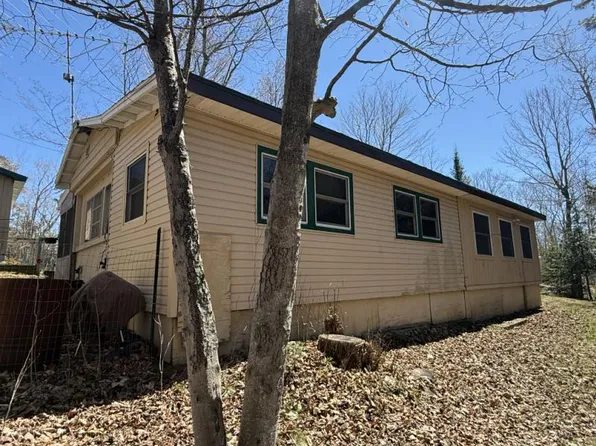 30880 E Maxton Rd, Drummond Island, MI 49726