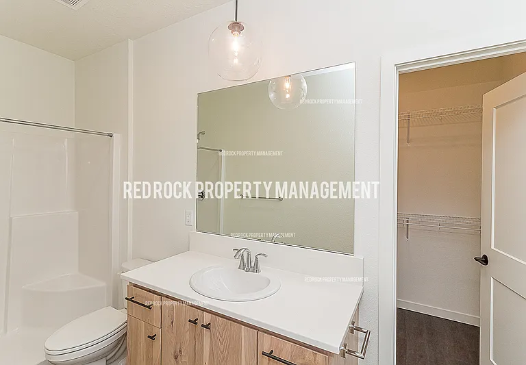 610 S Crescent Ln — Photo 5