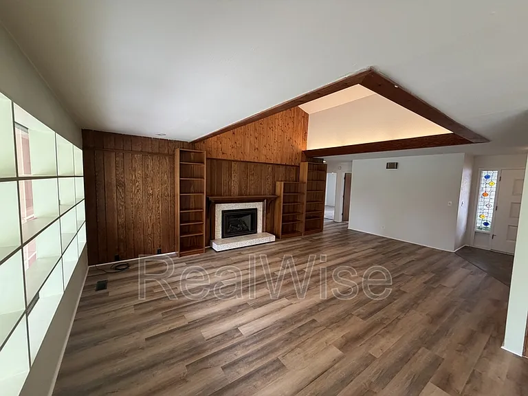 710 NW Midland Ave — Photo 18