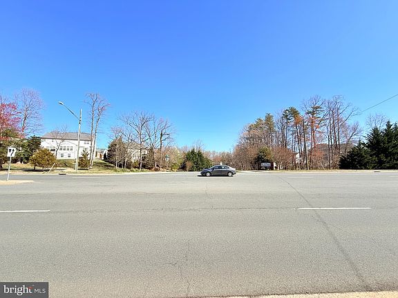 5th image of 15220 Cardinal Dr