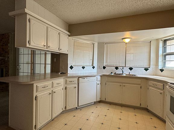 3rd image of 7909 NW Terrace Hills Blvd