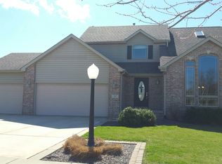12 Covington Dr, Valparaiso, IN