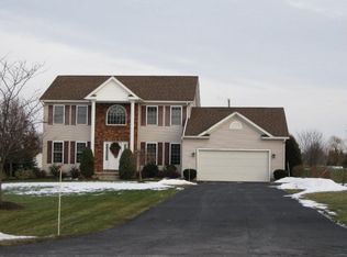 1897 Girdle Rd, Elma, NY 14059