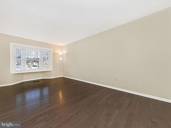 3rd image of 1089 Copperstone Ct