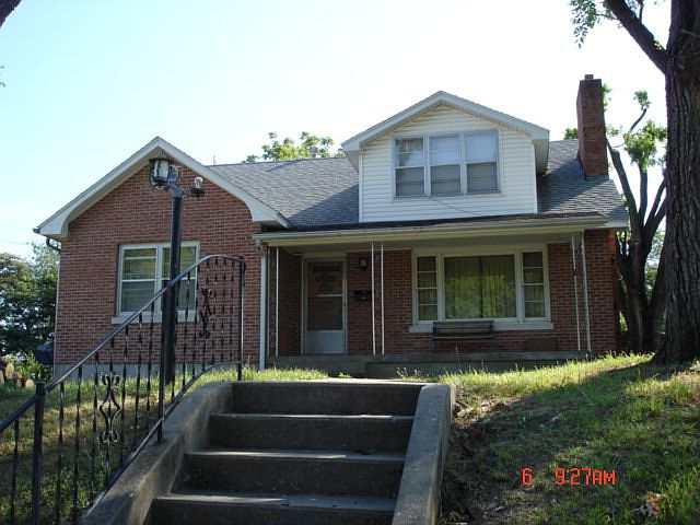 2nd image of 116 W Atchison St
