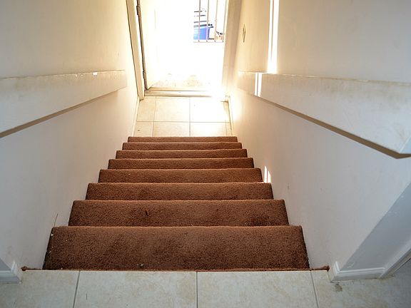 3rd image of 106 Lincoln Ct