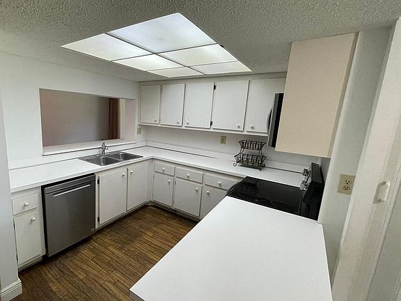 2nd image of 1911 Sabal Palm Dr
