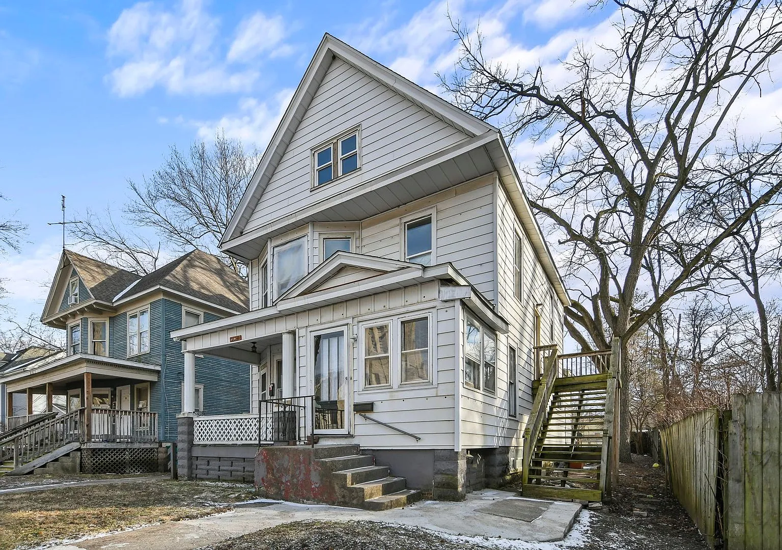 720 W Edwards — Photo 3