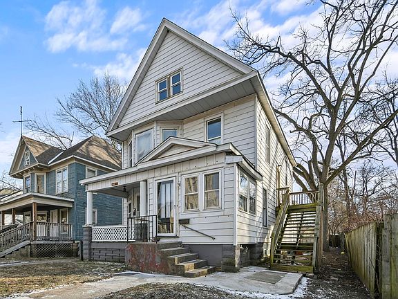 3rd image of 720 W Edwards St #17