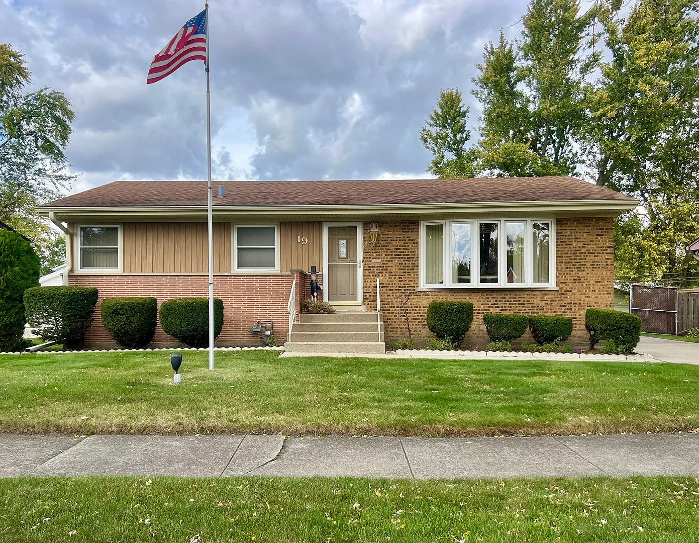 19 E Glengate Ave photo 1