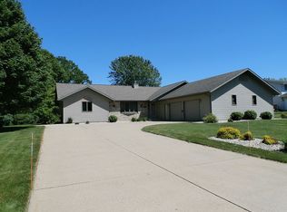 309 Bluebird Ln, Marshfield, WI 54449