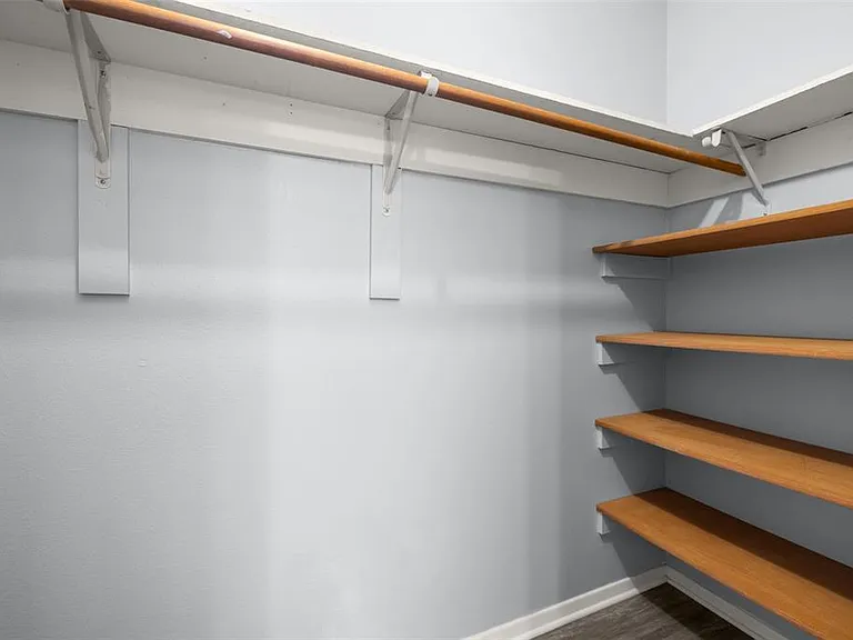 3257 Laurel Dale Dr — Photo 32